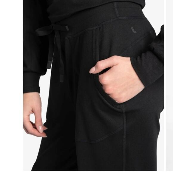 LOLË Om Tech Joggers Black Light Weight Size M - Picture 4 of 16